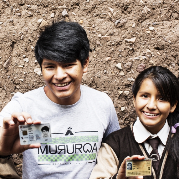 Peruvian's with ID. Credit: Daniel Silva Yashisato